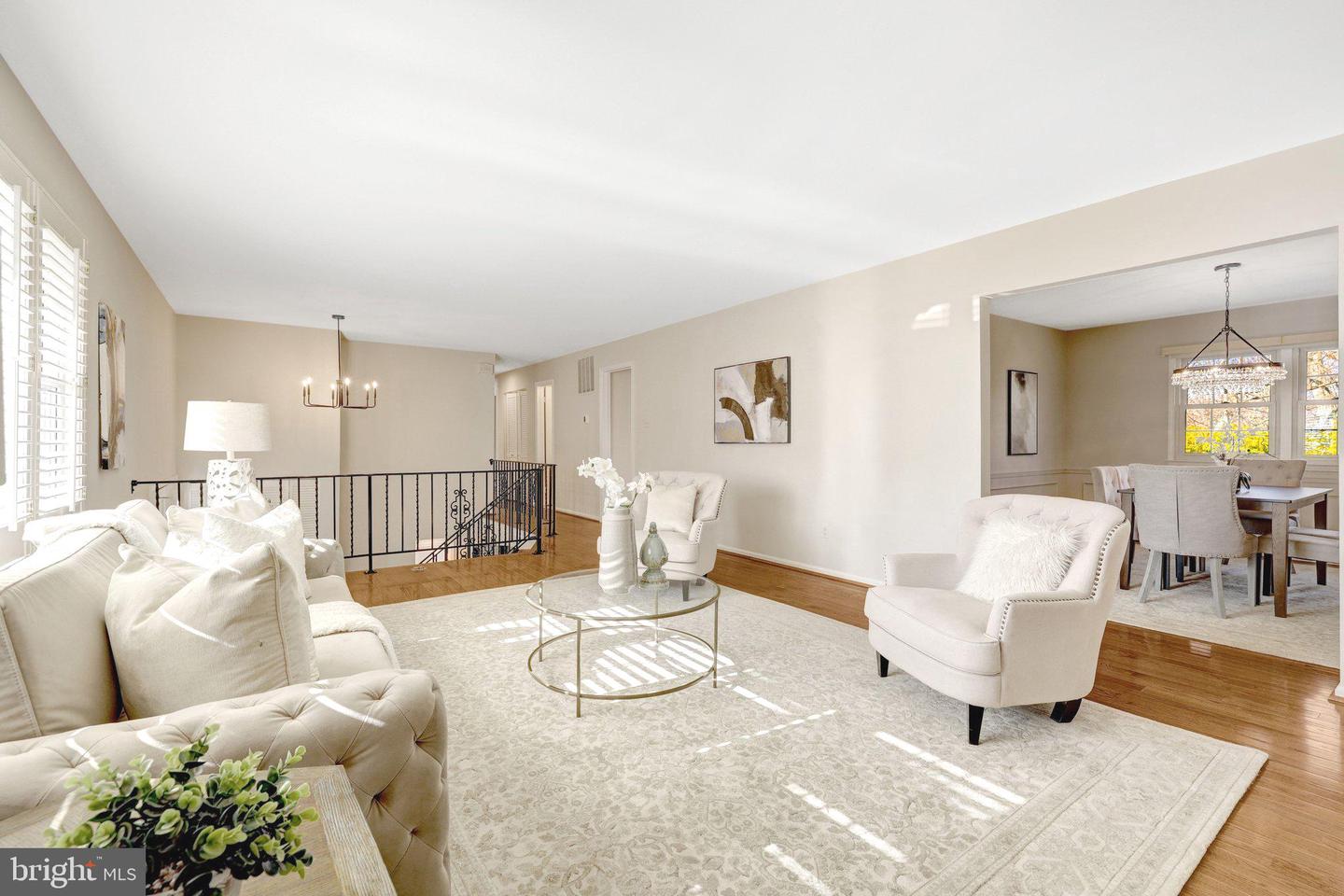 1700 HUNTS END CT, VIENNA, Virginia 22182, 4 Bedrooms Bedrooms, ,3 BathroomsBathrooms,Residential,For sale,1700 HUNTS END CT,VAFX2292032 MLS # VAFX2292032