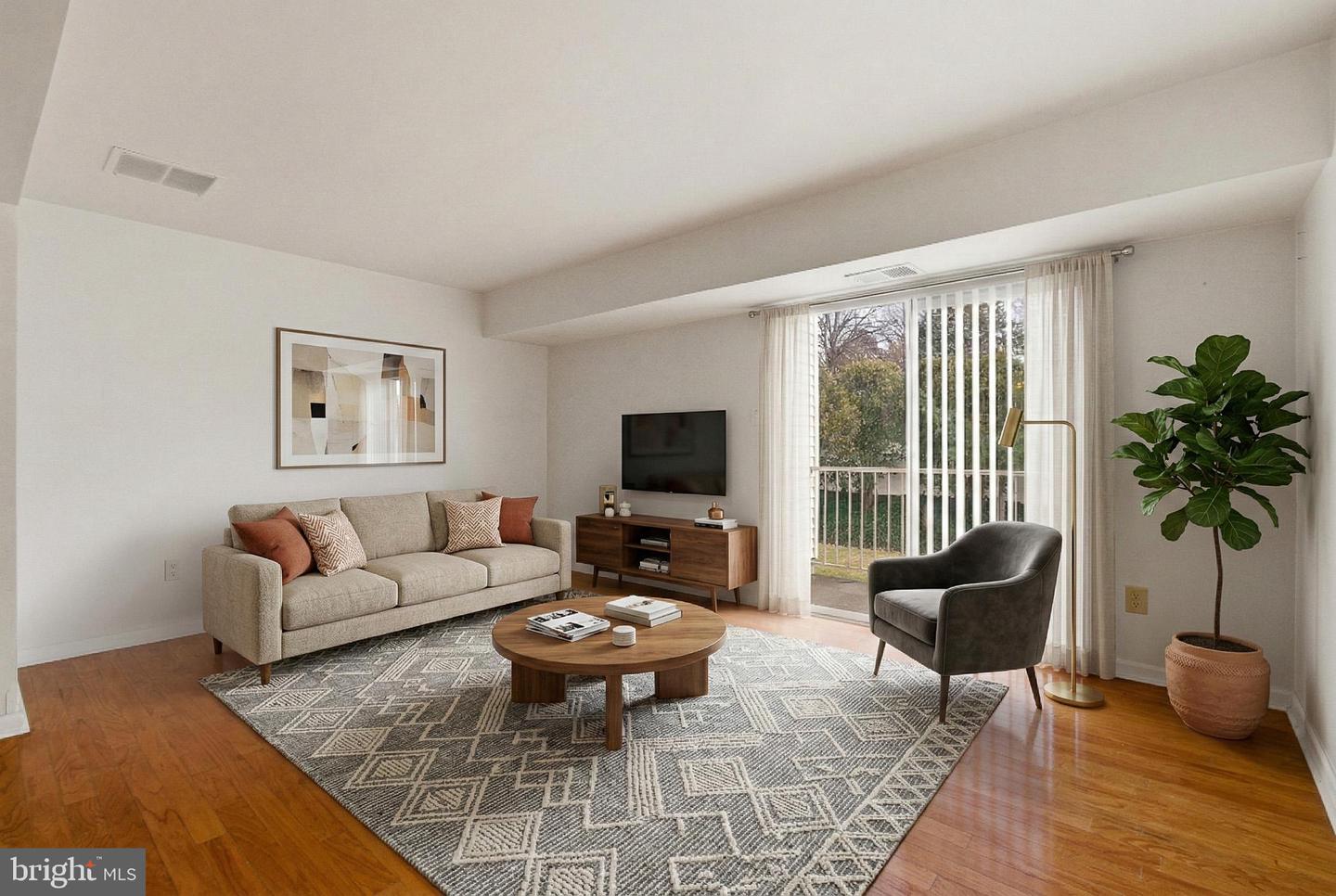 6149 STRASBURG DR, CENTREVILLE, Virginia 20121, 2 Bedrooms Bedrooms, ,1 BathroomBathrooms,Residential,For sale,6149 STRASBURG DR,VAFX2292052 MLS # VAFX2292052 6149 STRASBURG DR, CENTREVILLE, Virginia 20121, 2 Bedrooms Bedrooms, ,1 BathroomBathrooms,Residential,For sale,6149 STRASBURG DR,VAFX2292052 MLS # VAFX2292052