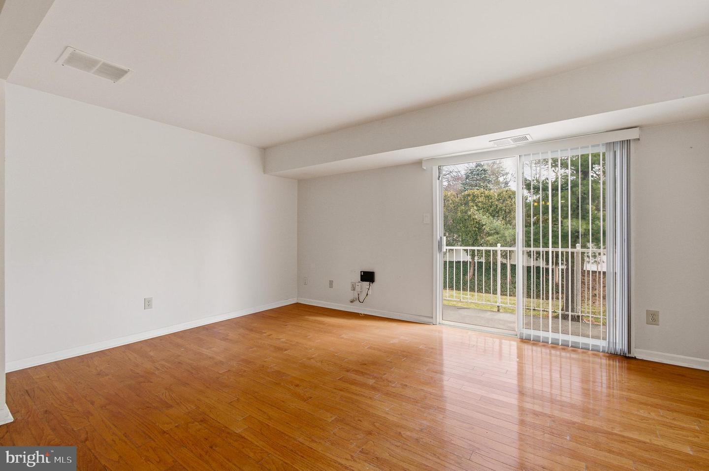 6149 STRASBURG DR, CENTREVILLE, Virginia 20121, 2 Bedrooms Bedrooms, ,1 BathroomBathrooms,Residential,For sale,6149 STRASBURG DR,VAFX2292052 MLS # VAFX2292052 6149 STRASBURG DR, CENTREVILLE, Virginia 20121, 2 Bedrooms Bedrooms, ,1 BathroomBathrooms,Residential,For sale,6149 STRASBURG DR,VAFX2292052 MLS # VAFX2292052