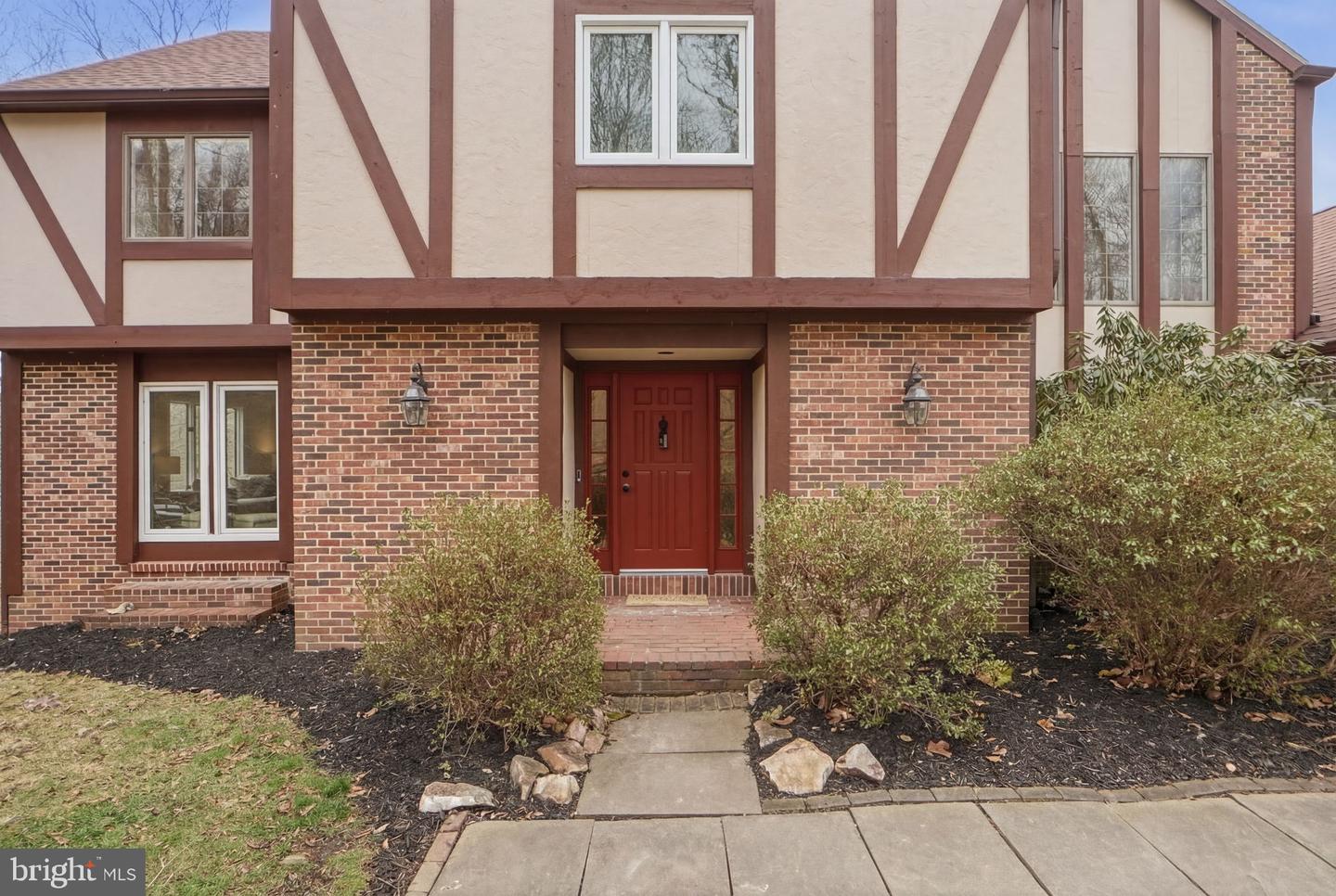 11480 ROBERT STEPHENS DR, FAIRFAX STATION, Virginia 22039, 4 Bedrooms Bedrooms, 18 Rooms Rooms,3 BathroomsBathrooms,Residential,For sale,11480 ROBERT STEPHENS DR,VAFX2292062 MLS # VAFX2292062