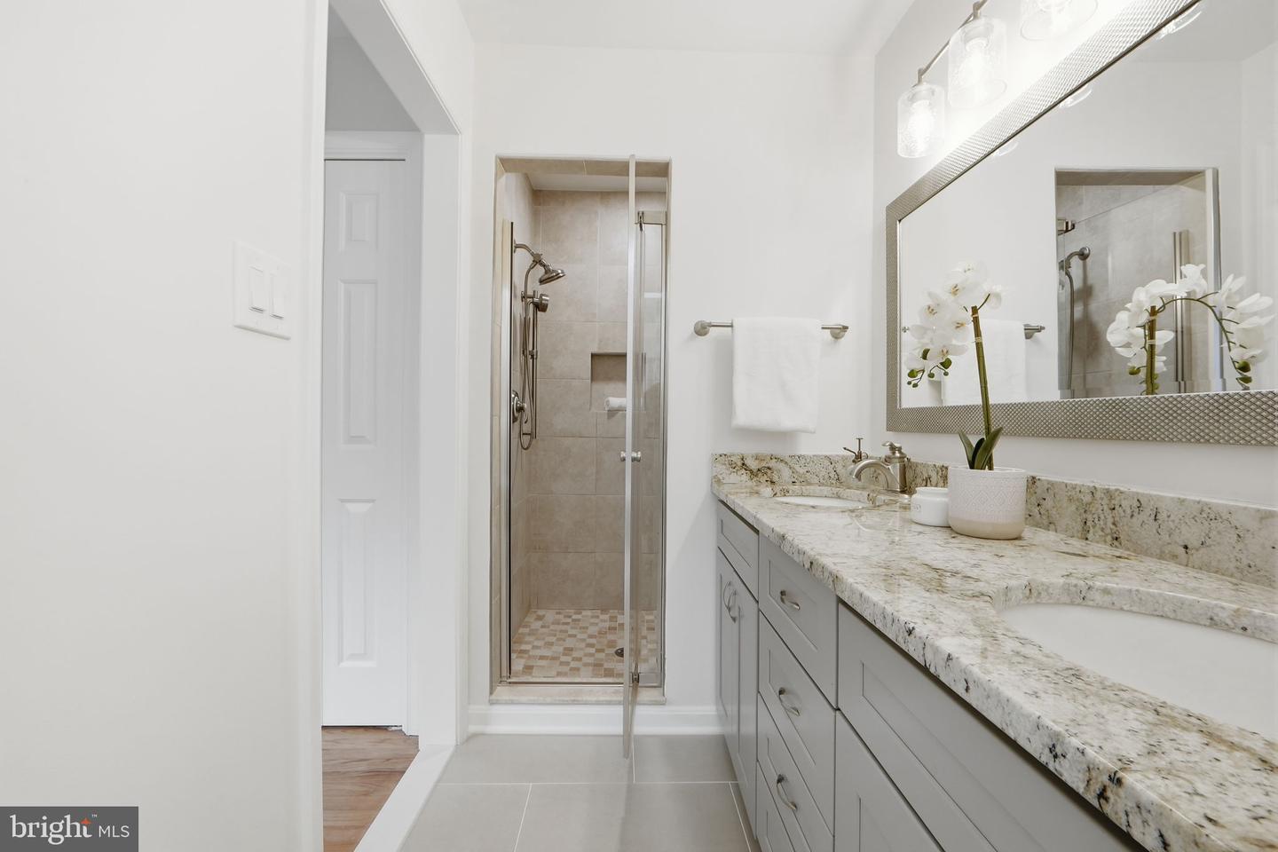 11480 ROBERT STEPHENS DR, FAIRFAX STATION, Virginia 22039, 4 Bedrooms Bedrooms, 18 Rooms Rooms,3 BathroomsBathrooms,Residential,For sale,11480 ROBERT STEPHENS DR,VAFX2292062 MLS # VAFX2292062