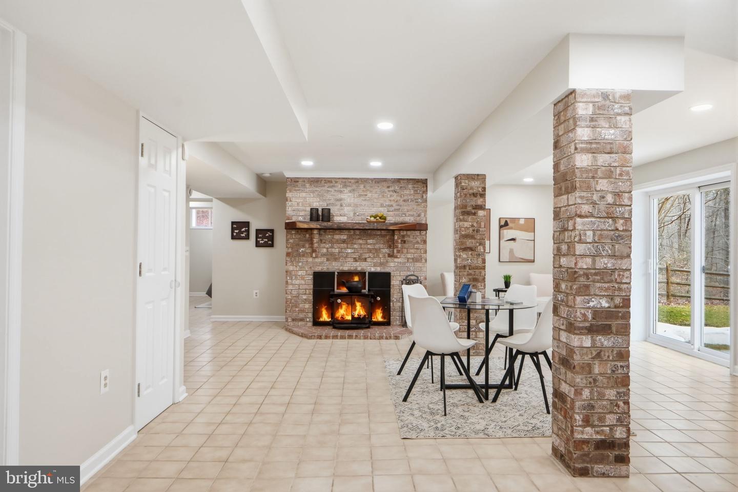 11480 ROBERT STEPHENS DR, FAIRFAX STATION, Virginia 22039, 4 Bedrooms Bedrooms, 18 Rooms Rooms,3 BathroomsBathrooms,Residential,For sale,11480 ROBERT STEPHENS DR,VAFX2292062 MLS # VAFX2292062