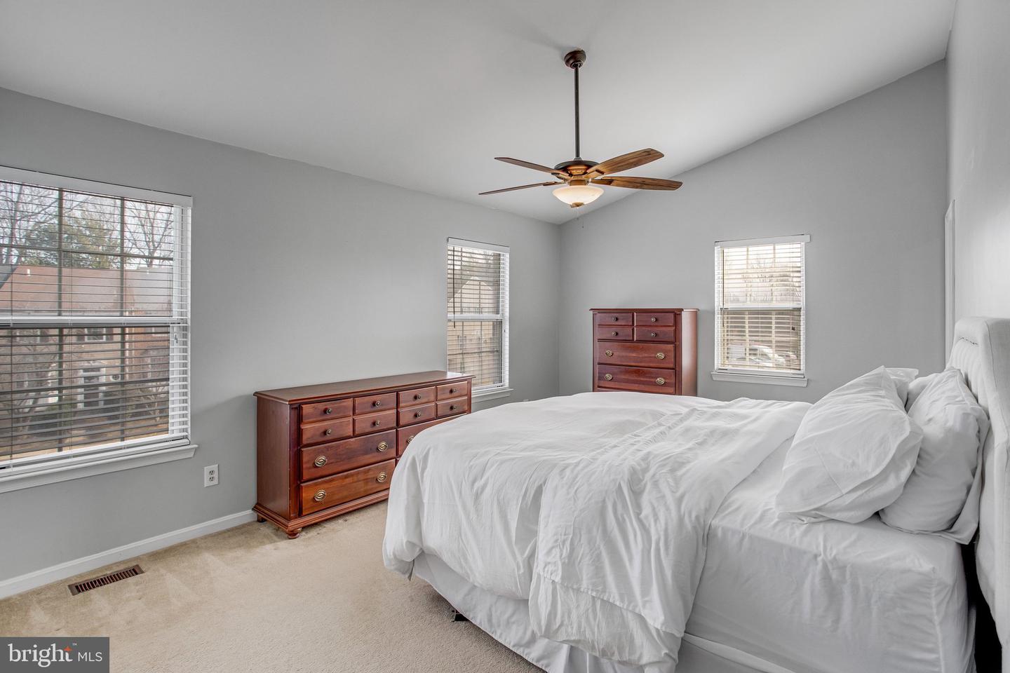 7945 GUNSTON WOODS PL, LORTON, Virginia 22079, 3 Bedrooms Bedrooms, ,3 BathroomsBathrooms,Residential,For sale,7945 GUNSTON WOODS PL,VAFX2292082 MLS # VAFX2292082