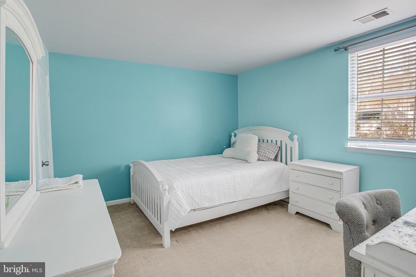 7945 GUNSTON WOODS PL, LORTON, Virginia 22079, 3 Bedrooms Bedrooms, ,3 BathroomsBathrooms,Residential,For sale,7945 GUNSTON WOODS PL,VAFX2292082 MLS # VAFX2292082