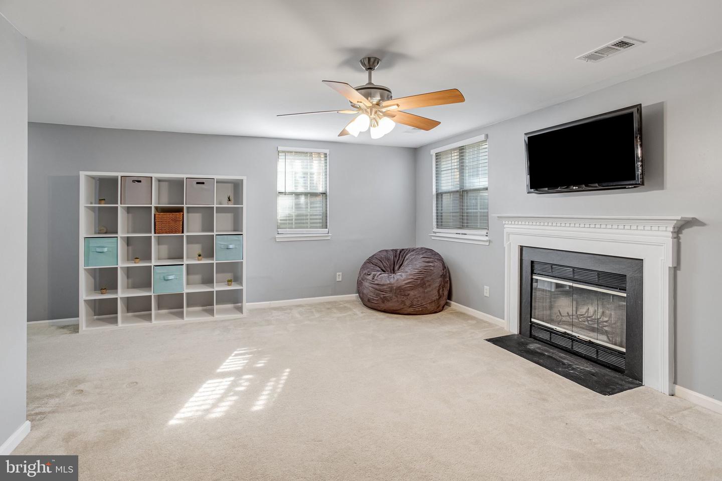 7945 GUNSTON WOODS PL, LORTON, Virginia 22079, 3 Bedrooms Bedrooms, ,3 BathroomsBathrooms,Residential,For sale,7945 GUNSTON WOODS PL,VAFX2292082 MLS # VAFX2292082