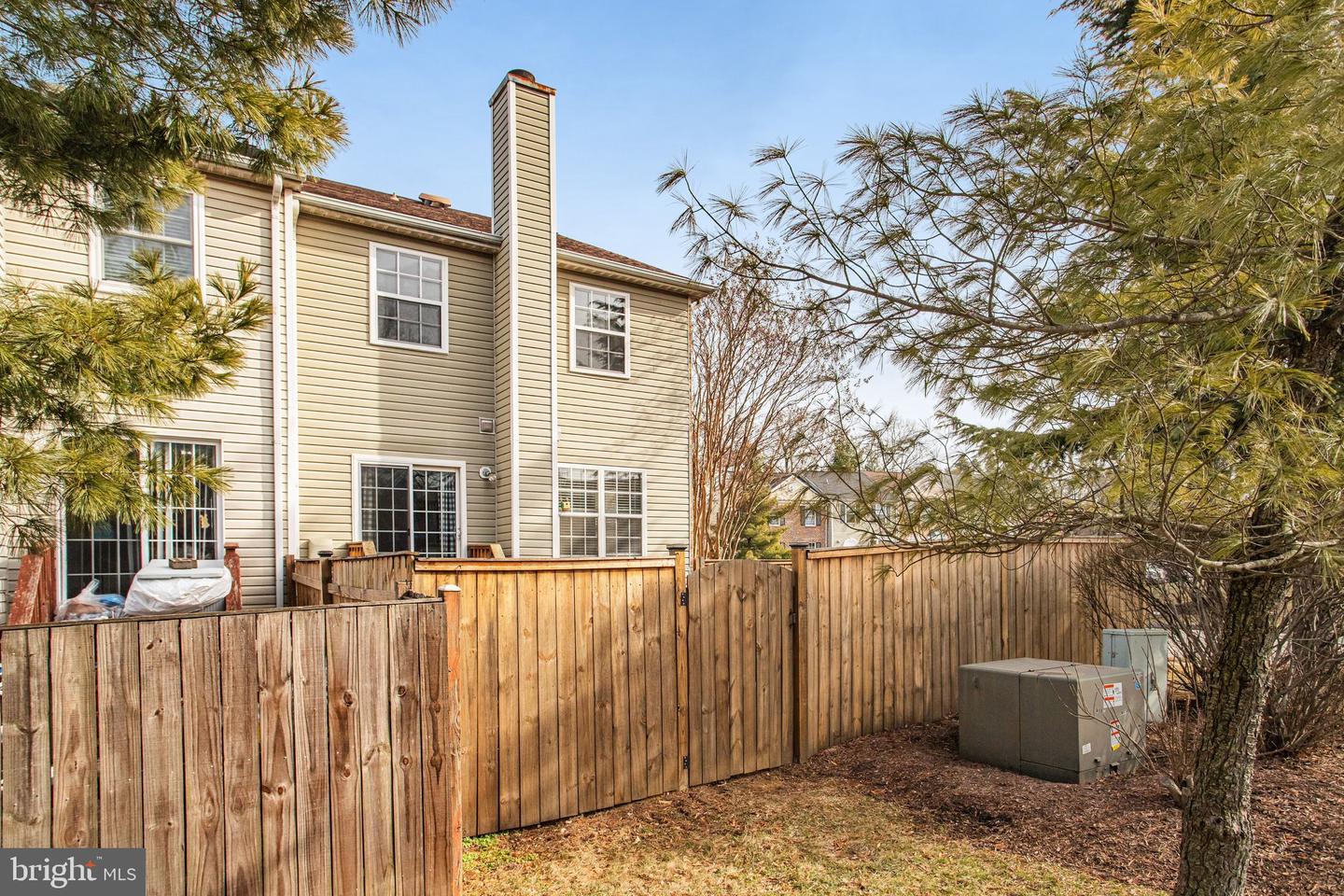 7945 GUNSTON WOODS PL, LORTON, Virginia 22079, 3 Bedrooms Bedrooms, ,3 BathroomsBathrooms,Residential,For sale,7945 GUNSTON WOODS PL,VAFX2292082 MLS # VAFX2292082