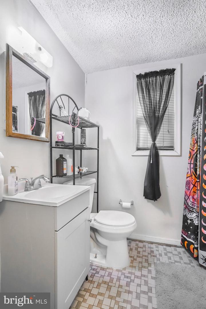 4919 SHERIFF RD NE, WASHINGTON, District Of Columbia 20019, 2 Bedrooms Bedrooms, ,1 BathroomBathrooms,Residential,For sale,4919 SHERIFF RD NE,DCDC2247130 MLS # DCDC2247130