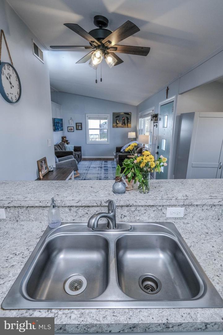 423 SHENANDOAH PL, WINCHESTER, Virginia 22601, 3 Bedrooms Bedrooms, 7 Rooms Rooms,1 BathroomBathrooms,Residential,For sale,423 SHENANDOAH PL,VAWI2010016 MLS # VAWI2010016