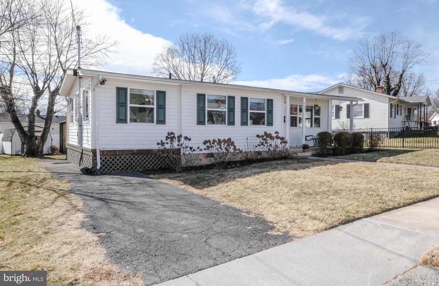 423 SHENANDOAH PL, WINCHESTER, Virginia 22601, 3 Bedrooms Bedrooms, 7 Rooms Rooms,1 BathroomBathrooms,Residential,For sale,423 SHENANDOAH PL,VAWI2010016 MLS # VAWI2010016