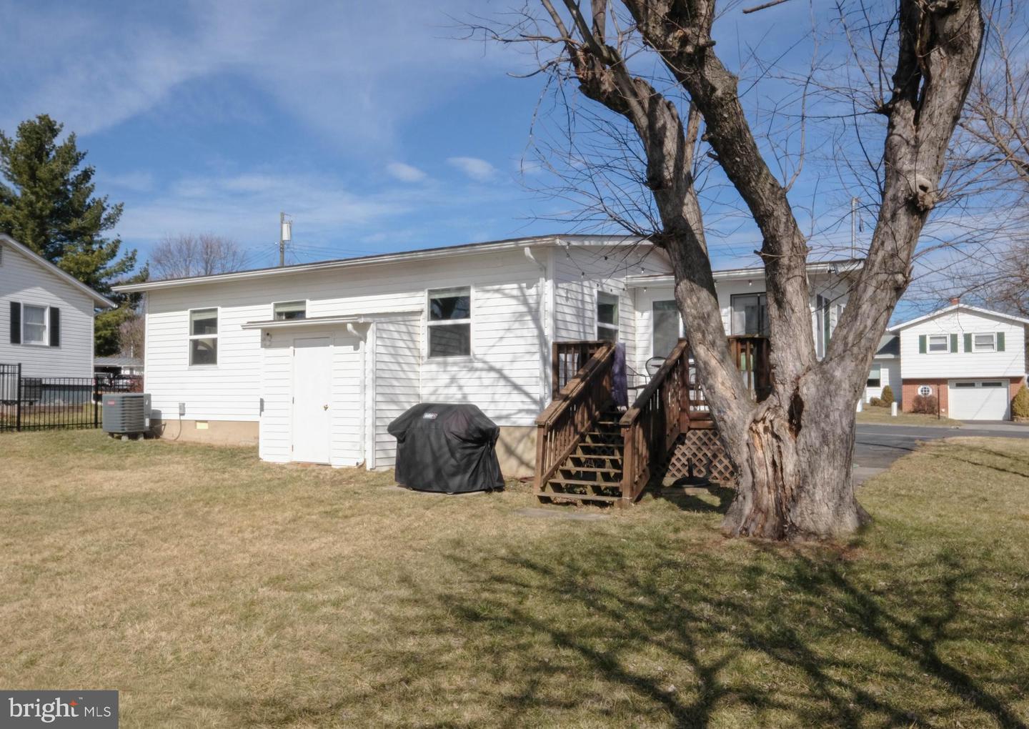 423 SHENANDOAH PL, WINCHESTER, Virginia 22601, 3 Bedrooms Bedrooms, 7 Rooms Rooms,1 BathroomBathrooms,Residential,For sale,423 SHENANDOAH PL,VAWI2010016 MLS # VAWI2010016