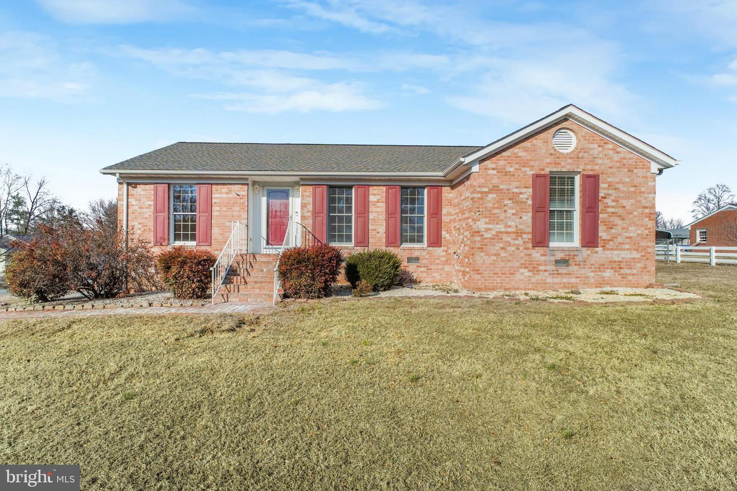 2 JUNIPER CT, FREDERICKSBURG, Virginia 22408, 3 Bedrooms Bedrooms, ,2 BathroomsBathrooms,Residential,For sale,2 JUNIPER CT,VASP2039438 MLS # VASP2039438