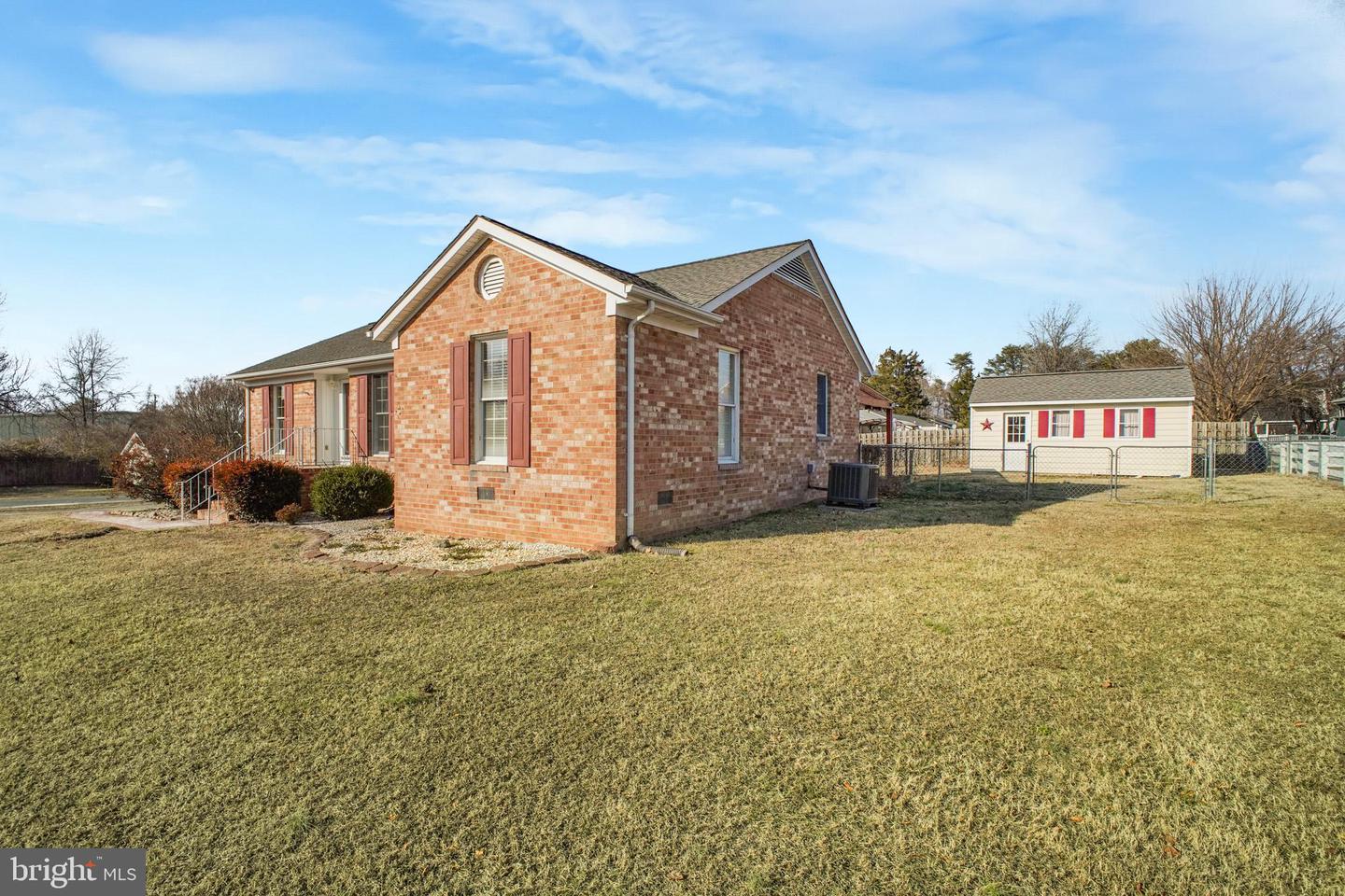 2 JUNIPER CT, FREDERICKSBURG, Virginia 22408, 3 Bedrooms Bedrooms, ,2 BathroomsBathrooms,Residential,For sale,2 JUNIPER CT,VASP2039438 MLS # VASP2039438