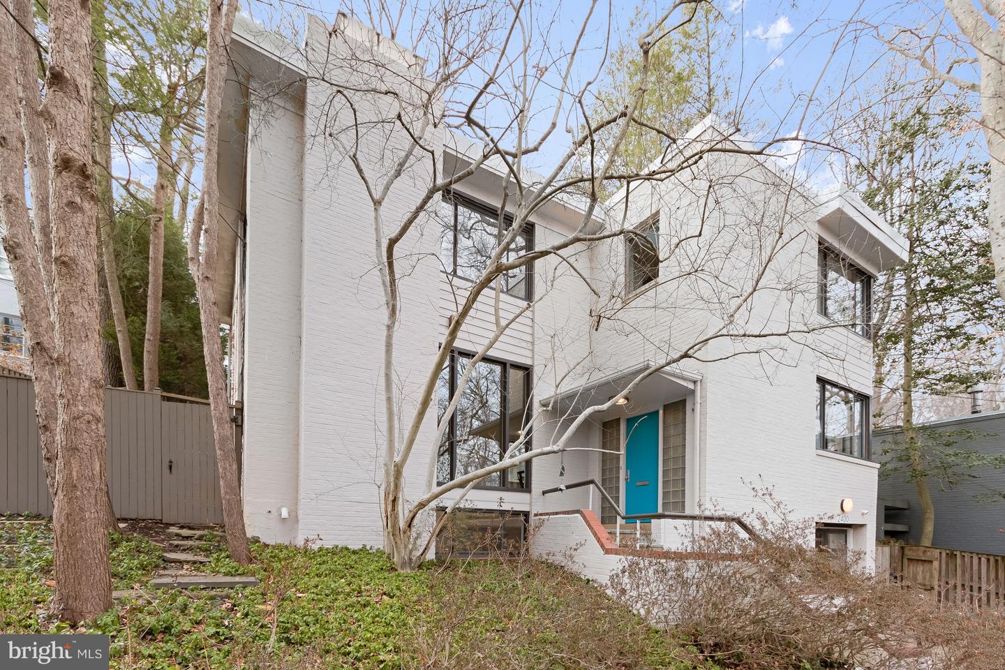 2400 44TH ST NW, WASHINGTON, District Of Columbia 20007, 4 Bedrooms Bedrooms, ,4 BathroomsBathrooms,Residential,For sale,2400 44TH ST NW,DCDC2247394 MLS # DCDC2247394