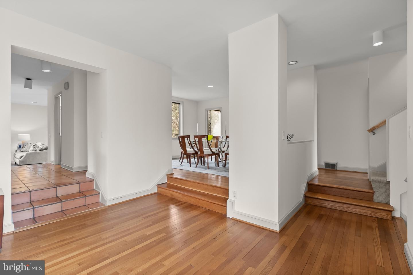 2400 44TH ST NW, WASHINGTON, District Of Columbia 20007, 4 Bedrooms Bedrooms, ,4 BathroomsBathrooms,Residential,For sale,2400 44TH ST NW,DCDC2247394 MLS # DCDC2247394