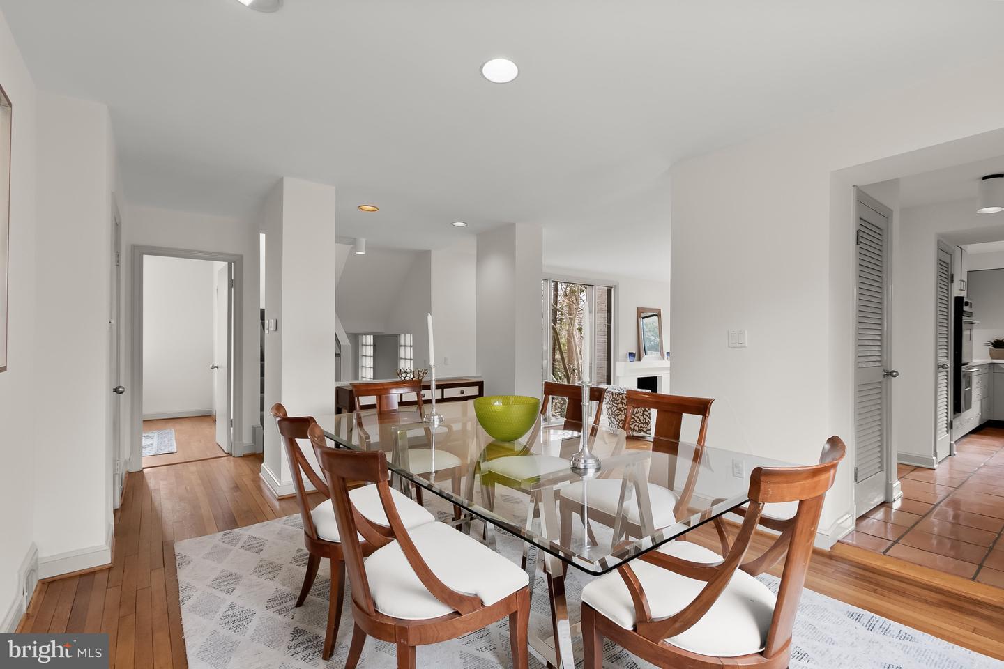 2400 44TH ST NW, WASHINGTON, District Of Columbia 20007, 4 Bedrooms Bedrooms, ,4 BathroomsBathrooms,Residential,For sale,2400 44TH ST NW,DCDC2247394 MLS # DCDC2247394