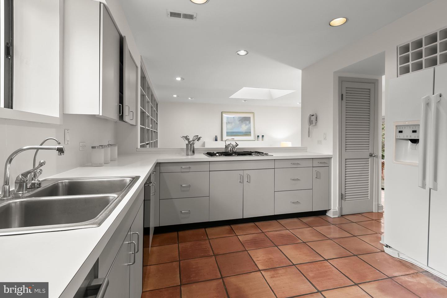 2400 44TH ST NW, WASHINGTON, District Of Columbia 20007, 4 Bedrooms Bedrooms, ,4 BathroomsBathrooms,Residential,For sale,2400 44TH ST NW,DCDC2247394 MLS # DCDC2247394