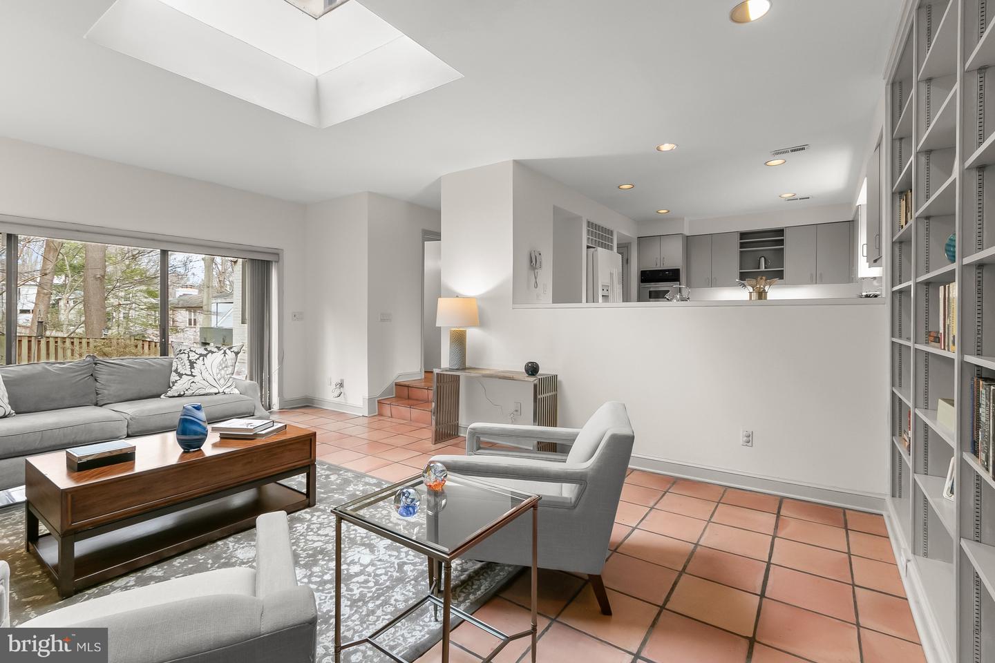 2400 44TH ST NW, WASHINGTON, District Of Columbia 20007, 4 Bedrooms Bedrooms, ,4 BathroomsBathrooms,Residential,For sale,2400 44TH ST NW,DCDC2247394 MLS # DCDC2247394