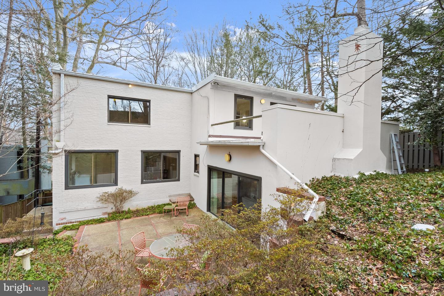 2400 44TH ST NW, WASHINGTON, District Of Columbia 20007, 4 Bedrooms Bedrooms, ,4 BathroomsBathrooms,Residential,For sale,2400 44TH ST NW,DCDC2247394 MLS # DCDC2247394