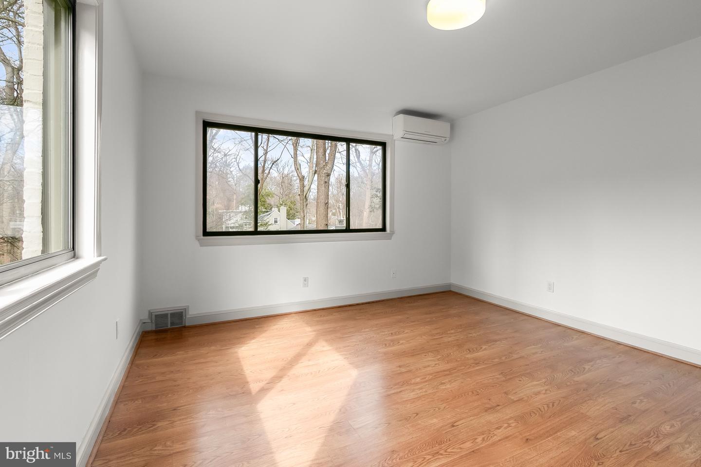 2400 44TH ST NW, WASHINGTON, District Of Columbia 20007, 4 Bedrooms Bedrooms, ,4 BathroomsBathrooms,Residential,For sale,2400 44TH ST NW,DCDC2247394 MLS # DCDC2247394