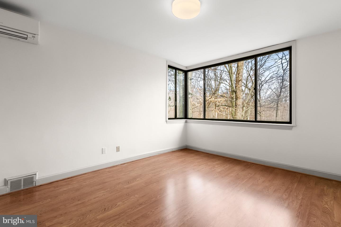 2400 44TH ST NW, WASHINGTON, District Of Columbia 20007, 4 Bedrooms Bedrooms, ,4 BathroomsBathrooms,Residential,For sale,2400 44TH ST NW,DCDC2247394 MLS # DCDC2247394