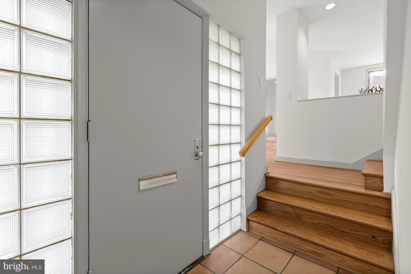 2400 44TH ST NW, WASHINGTON, District Of Columbia 20007, 4 Bedrooms Bedrooms, ,4 BathroomsBathrooms,Residential,For sale,2400 44TH ST NW,DCDC2247394 MLS # DCDC2247394