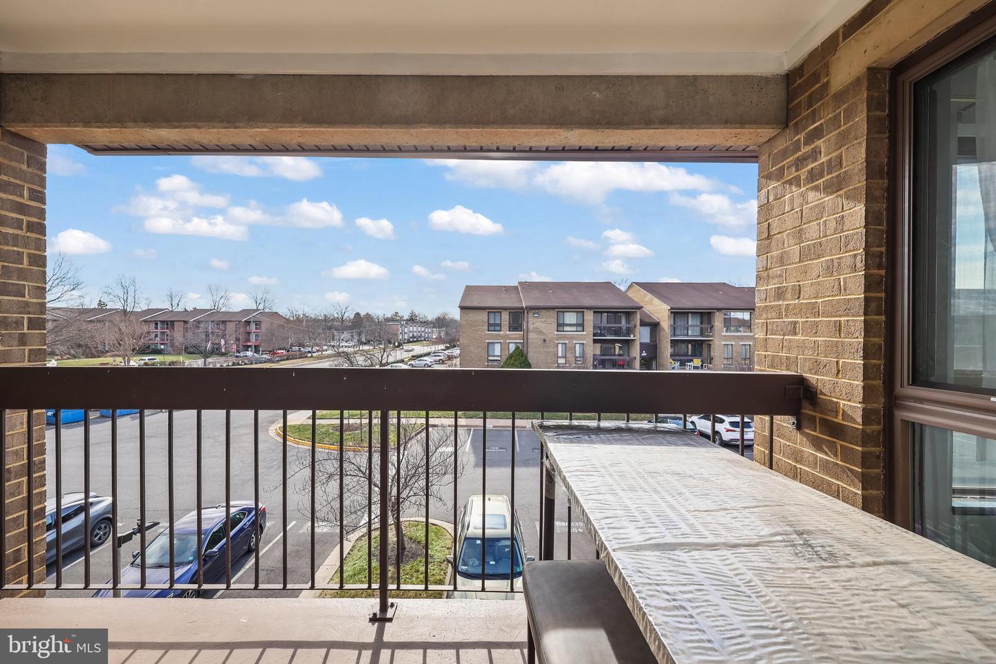 549 FLORIDA AVE #201, HERNDON, Virginia 20170, 2 Bedrooms Bedrooms, ,2 BathroomsBathrooms,Residential,For sale,549 FLORIDA AVE #201,VAFX2292374 MLS # VAFX2292374