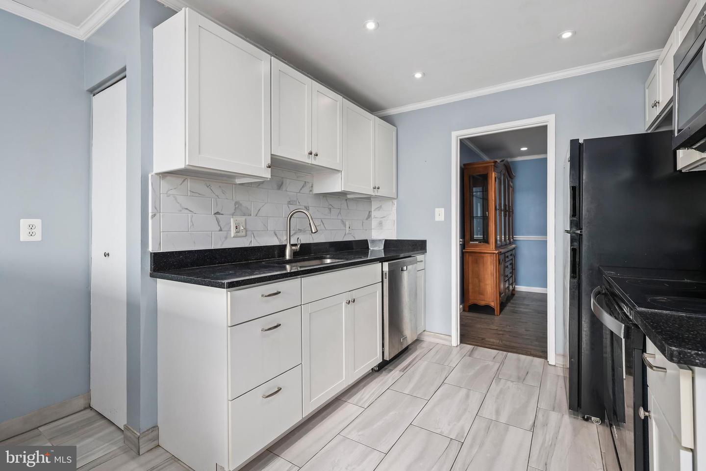 549 FLORIDA AVE #201, HERNDON, Virginia 20170, 2 Bedrooms Bedrooms, ,2 BathroomsBathrooms,Residential,For sale,549 FLORIDA AVE #201,VAFX2292374 MLS # VAFX2292374