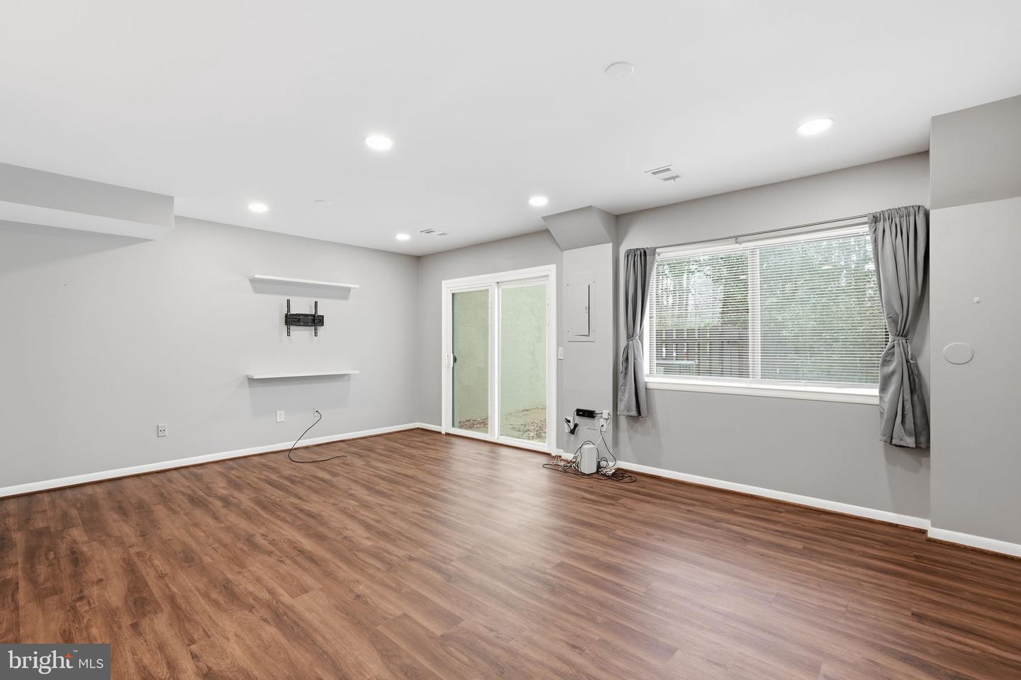 11825 COOPERS CT, RESTON, Virginia 20191, 2 Bedrooms Bedrooms, ,2 BathroomsBathrooms,Residential,For sale,11825 COOPERS CT,VAFX2292456 MLS # VAFX2292456