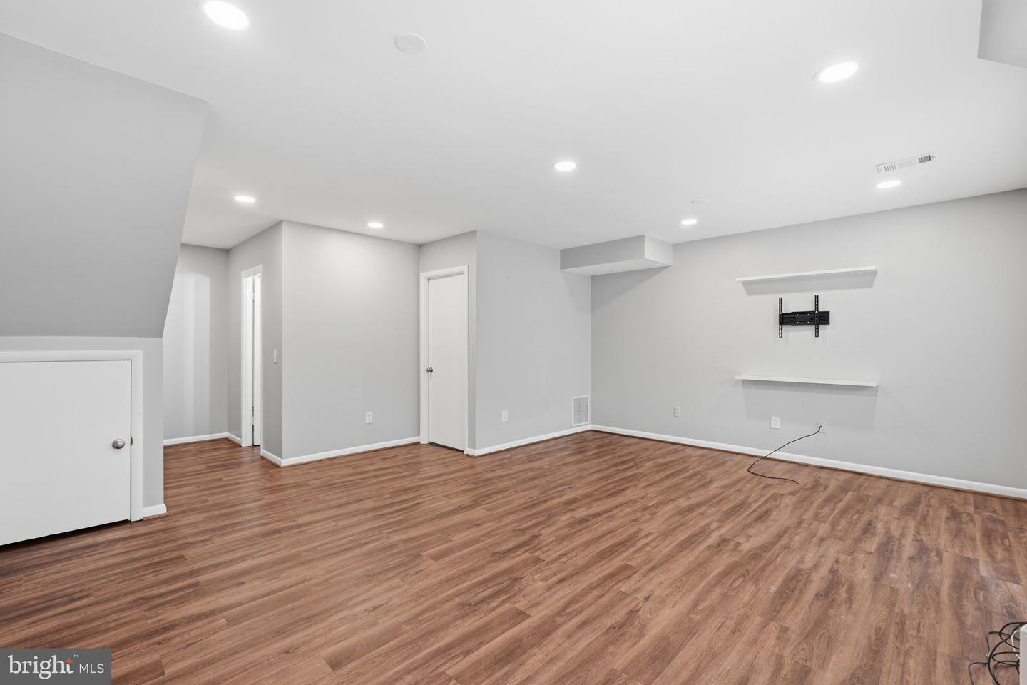 11825 COOPERS CT, RESTON, Virginia 20191, 2 Bedrooms Bedrooms, ,2 BathroomsBathrooms,Residential,For sale,11825 COOPERS CT,VAFX2292456 MLS # VAFX2292456