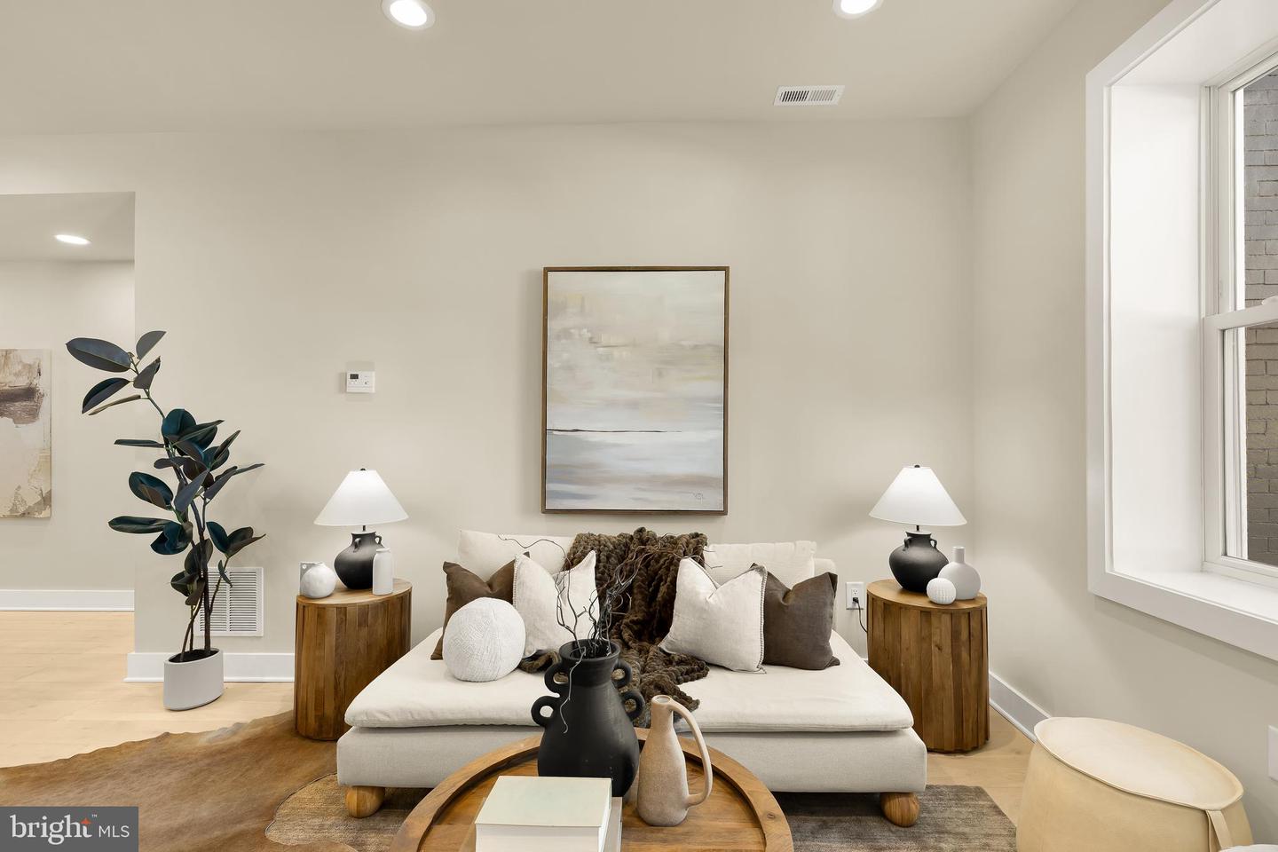 422 WARNER ST NW #2, WASHINGTON, District Of Columbia 20001, 3 Bedrooms Bedrooms, ,3 BathroomsBathrooms,Residential,For sale,422 WARNER ST NW #2,DCDC2247580 MLS # DCDC2247580