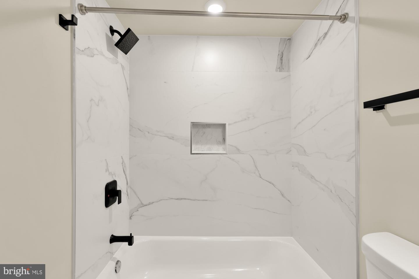 422 WARNER ST NW #1, WASHINGTON, District Of Columbia 20001, 1 Bedroom Bedrooms, ,1 BathroomBathrooms,Residential,For sale,422 WARNER ST NW #1,DCDC2247588 MLS # DCDC2247588