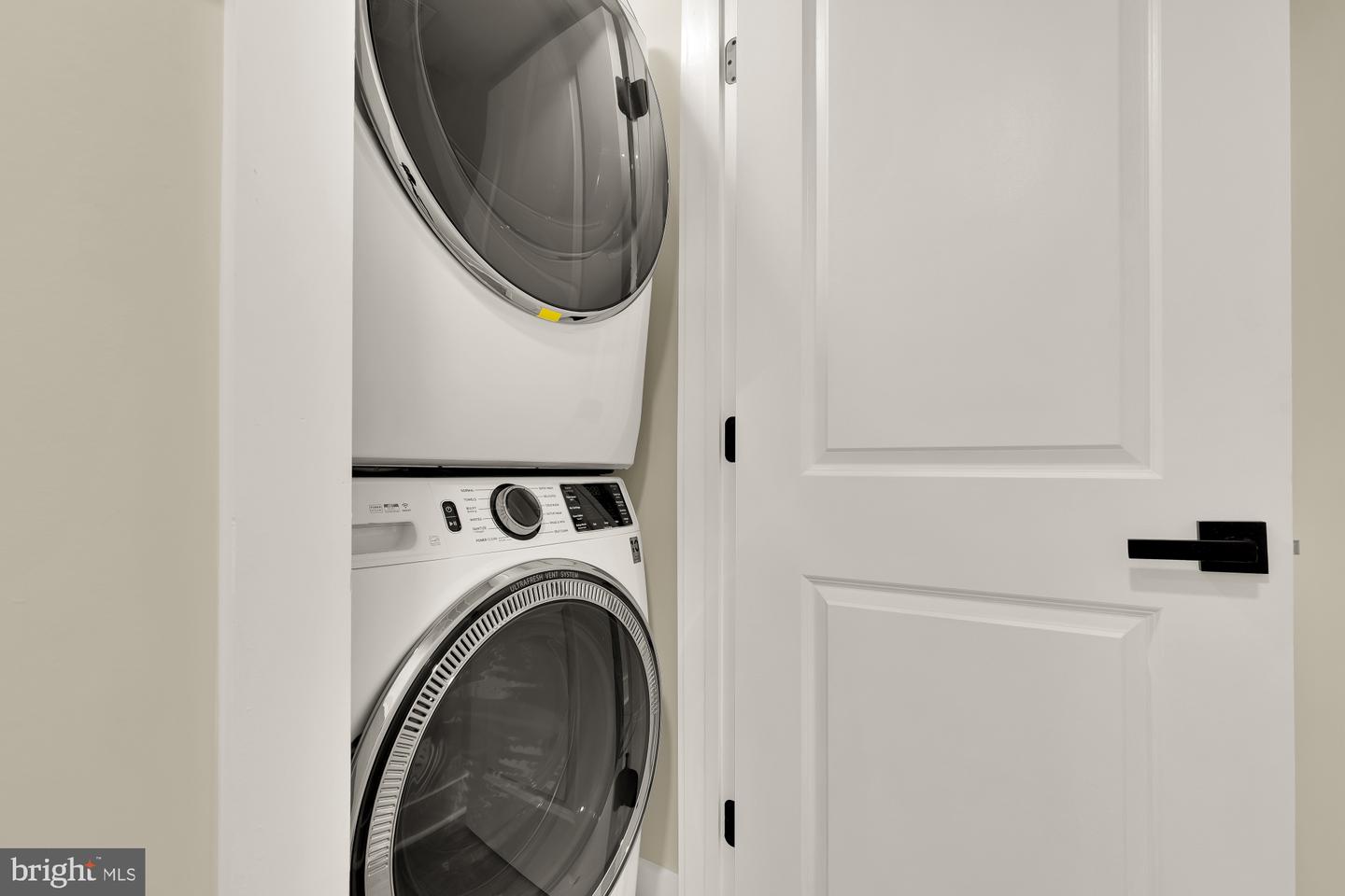 422 WARNER ST NW #1, WASHINGTON, District Of Columbia 20001, 1 Bedroom Bedrooms, ,1 BathroomBathrooms,Residential,For sale,422 WARNER ST NW #1,DCDC2247588 MLS # DCDC2247588