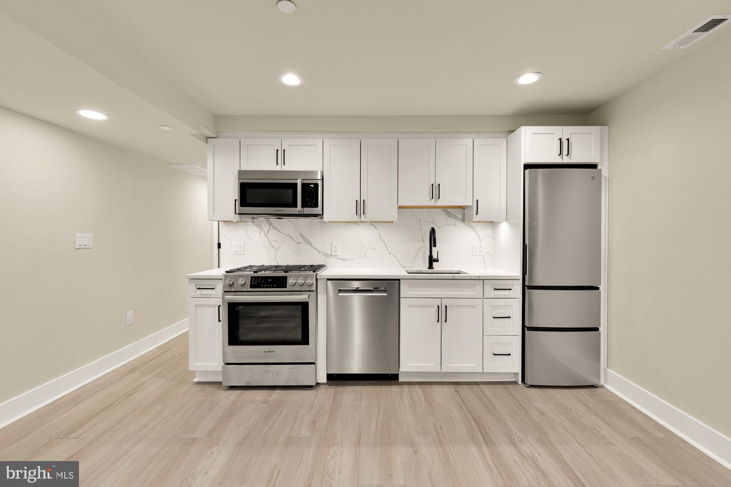 422 WARNER ST NW #1, WASHINGTON, District Of Columbia 20001, 1 Bedroom Bedrooms, ,1 BathroomBathrooms,Residential,For sale,422 WARNER ST NW #1,DCDC2247588 MLS # DCDC2247588