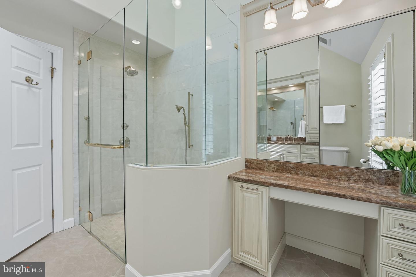 2124 21ST RD N, ARLINGTON, Virginia 22201, 4 Bedrooms Bedrooms, ,3 BathroomsBathrooms,Residential,For sale,2124 21ST RD N,VAAR2069258 MLS # VAAR2069258