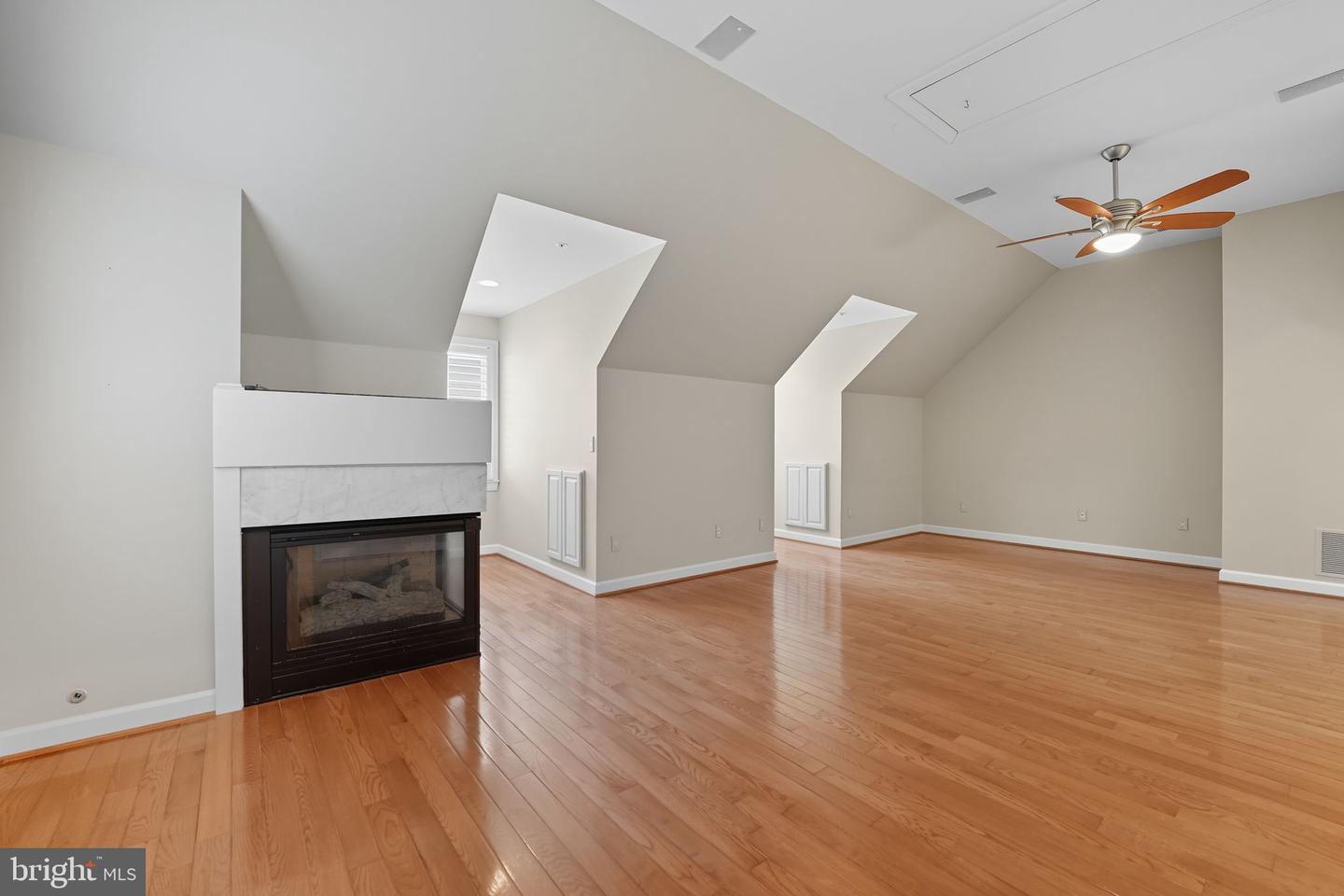 2124 21ST RD N, ARLINGTON, Virginia 22201, 4 Bedrooms Bedrooms, ,3 BathroomsBathrooms,Residential,For sale,2124 21ST RD N,VAAR2069258 MLS # VAAR2069258