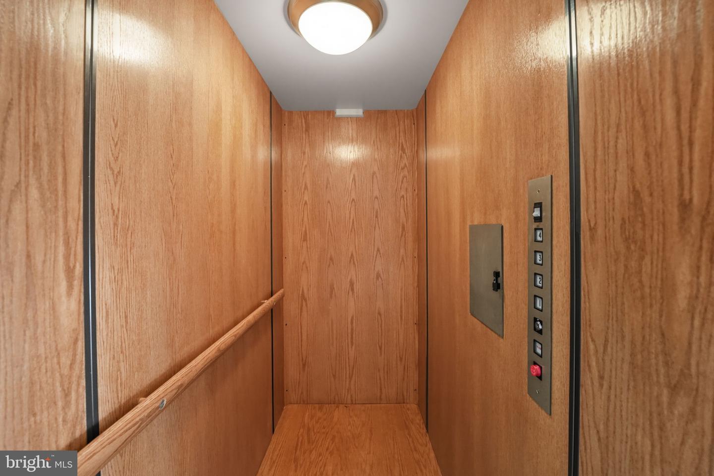 2124 21ST RD N, ARLINGTON, Virginia 22201, 4 Bedrooms Bedrooms, ,3 BathroomsBathrooms,Residential,For sale,2124 21ST RD N,VAAR2069258 MLS # VAAR2069258