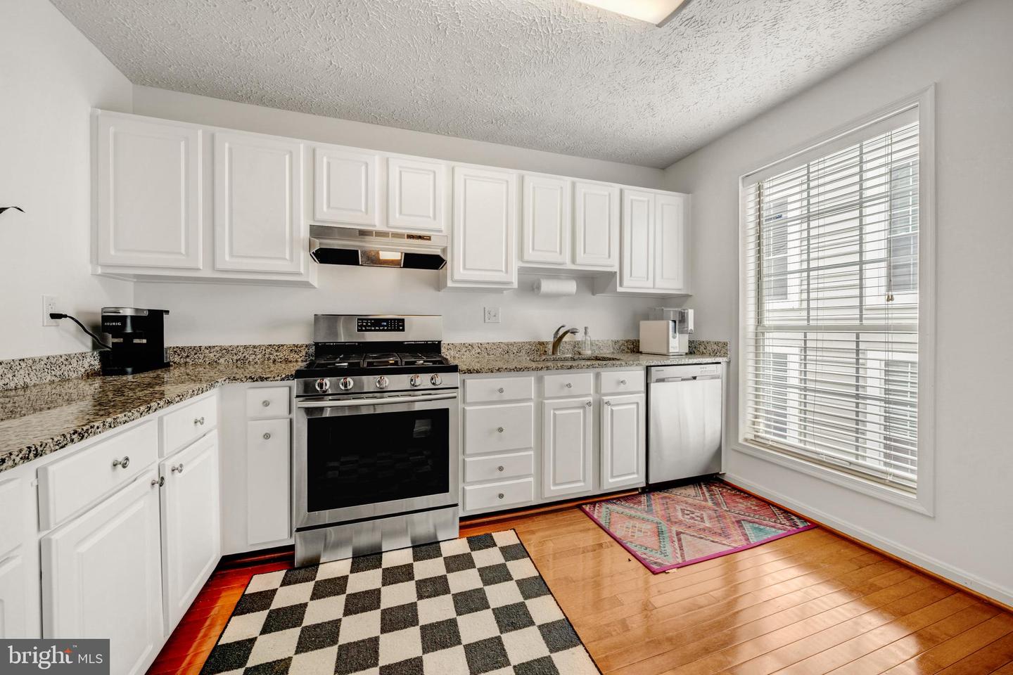 10147 OAKTON TERRACE RD, OAKTON, Virginia 22124, 2 Bedrooms Bedrooms, ,2 BathroomsBathrooms,Residential,For sale,10147 OAKTON TERRACE RD,VAFX2292596 MLS # VAFX2292596