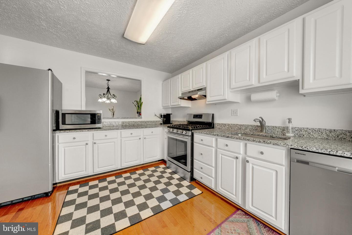 10147 OAKTON TERRACE RD, OAKTON, Virginia 22124, 2 Bedrooms Bedrooms, ,2 BathroomsBathrooms,Residential,For sale,10147 OAKTON TERRACE RD,VAFX2292596 MLS # VAFX2292596