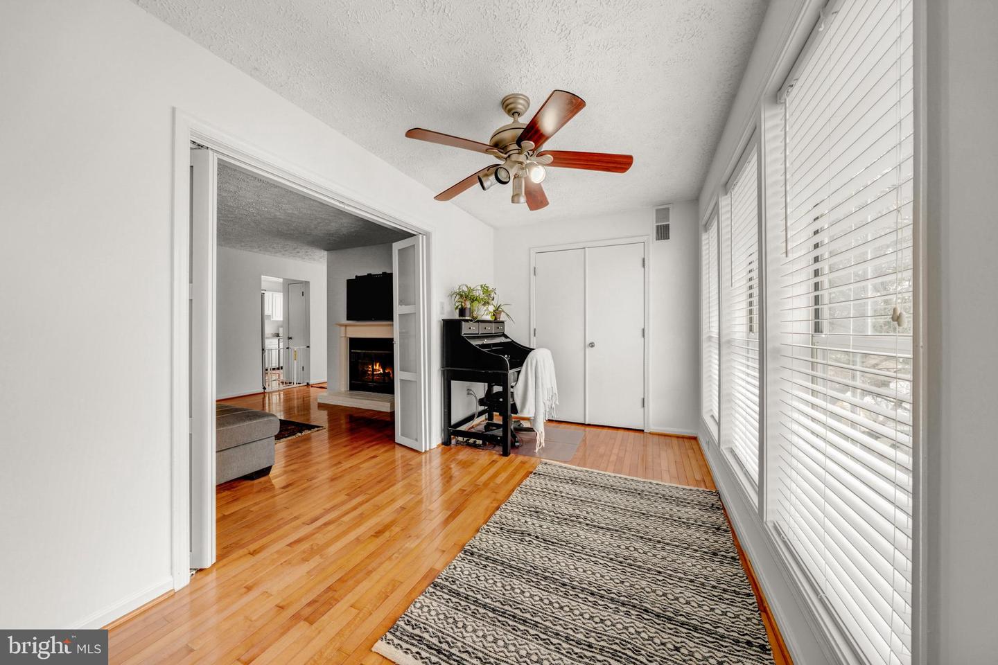 10147 OAKTON TERRACE RD, OAKTON, Virginia 22124, 2 Bedrooms Bedrooms, ,2 BathroomsBathrooms,Residential,For sale,10147 OAKTON TERRACE RD,VAFX2292596 MLS # VAFX2292596