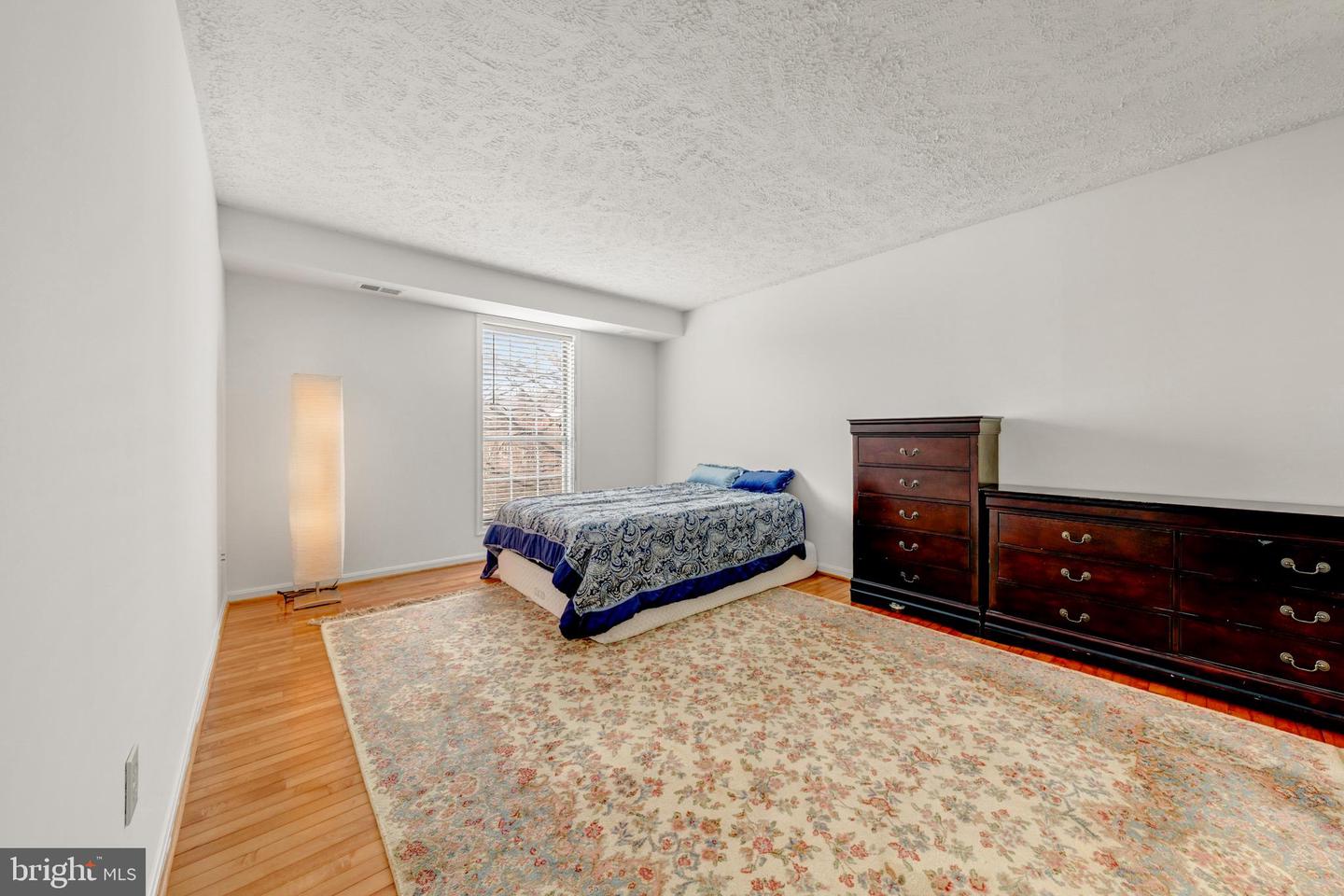 10147 OAKTON TERRACE RD, OAKTON, Virginia 22124, 2 Bedrooms Bedrooms, ,2 BathroomsBathrooms,Residential,For sale,10147 OAKTON TERRACE RD,VAFX2292596 MLS # VAFX2292596