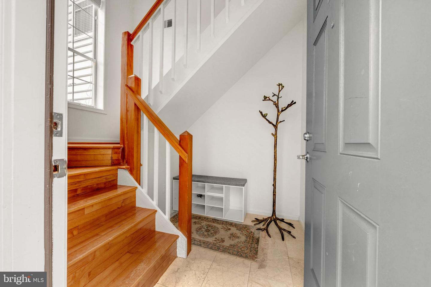 10147 OAKTON TERRACE RD, OAKTON, Virginia 22124, 2 Bedrooms Bedrooms, ,2 BathroomsBathrooms,Residential,For sale,10147 OAKTON TERRACE RD,VAFX2292596 MLS # VAFX2292596