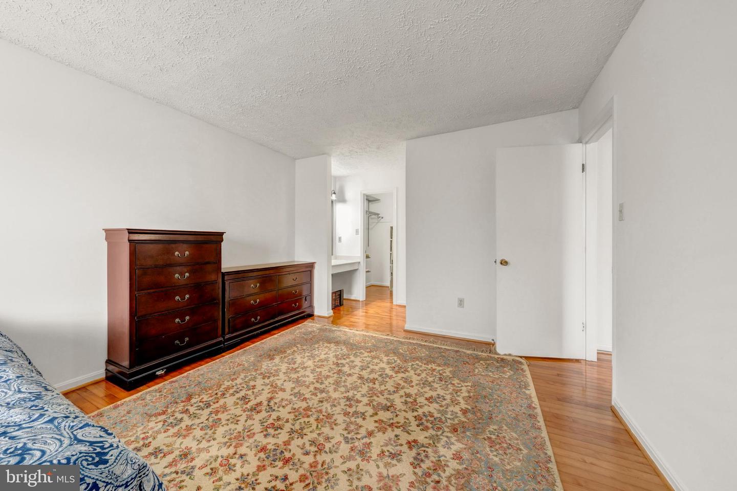 10147 OAKTON TERRACE RD, OAKTON, Virginia 22124, 2 Bedrooms Bedrooms, ,2 BathroomsBathrooms,Residential,For sale,10147 OAKTON TERRACE RD,VAFX2292596 MLS # VAFX2292596