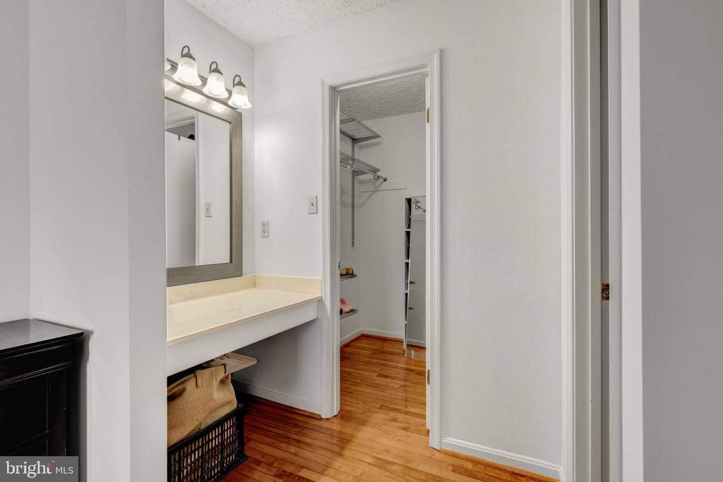 10147 OAKTON TERRACE RD, OAKTON, Virginia 22124, 2 Bedrooms Bedrooms, ,2 BathroomsBathrooms,Residential,For sale,10147 OAKTON TERRACE RD,VAFX2292596 MLS # VAFX2292596