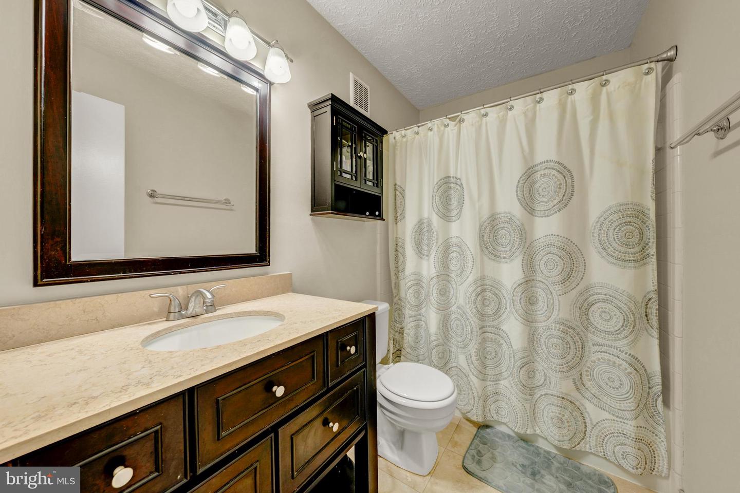 10147 OAKTON TERRACE RD, OAKTON, Virginia 22124, 2 Bedrooms Bedrooms, ,2 BathroomsBathrooms,Residential,For sale,10147 OAKTON TERRACE RD,VAFX2292596 MLS # VAFX2292596