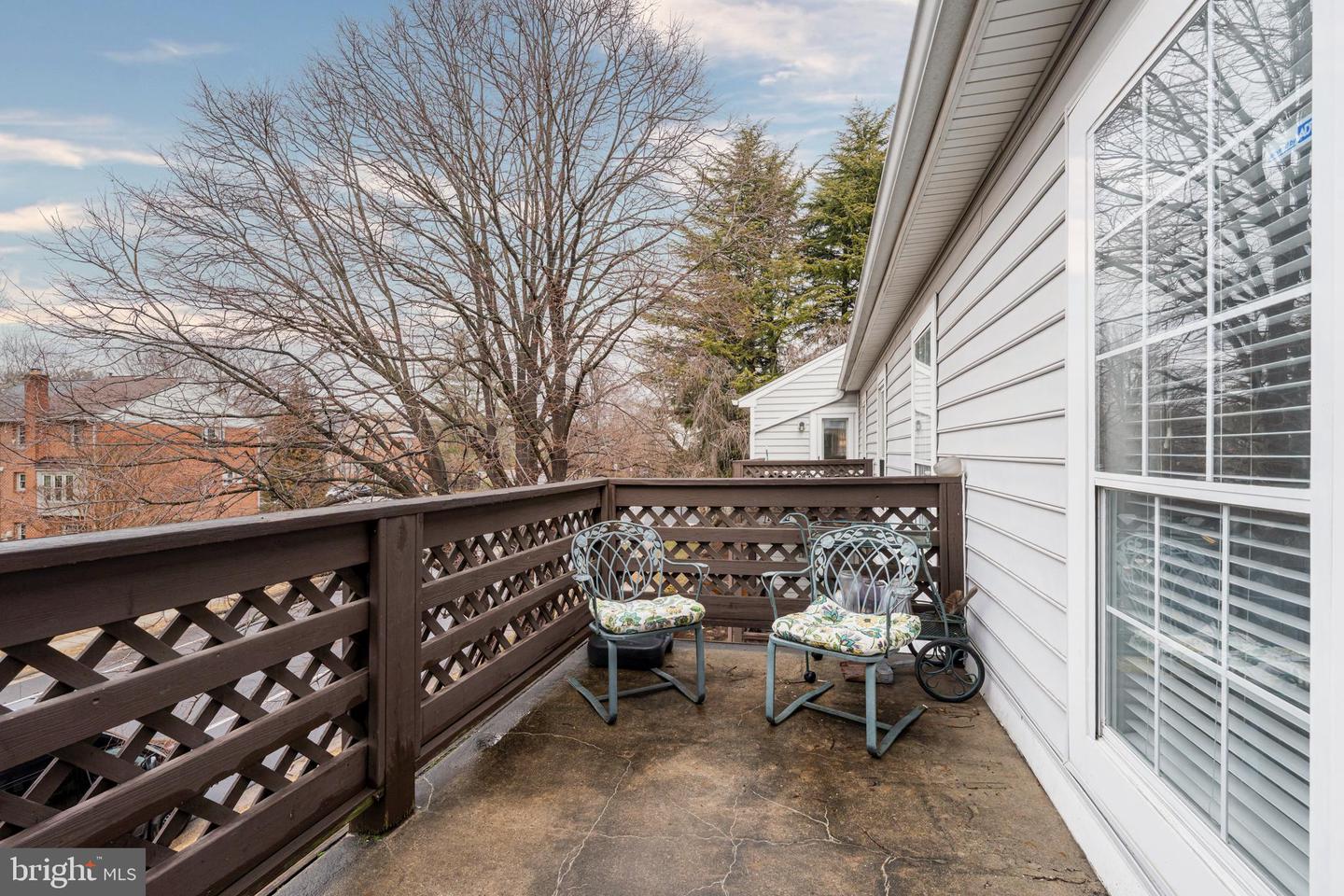 10147 OAKTON TERRACE RD, OAKTON, Virginia 22124, 2 Bedrooms Bedrooms, ,2 BathroomsBathrooms,Residential,For sale,10147 OAKTON TERRACE RD,VAFX2292596 MLS # VAFX2292596