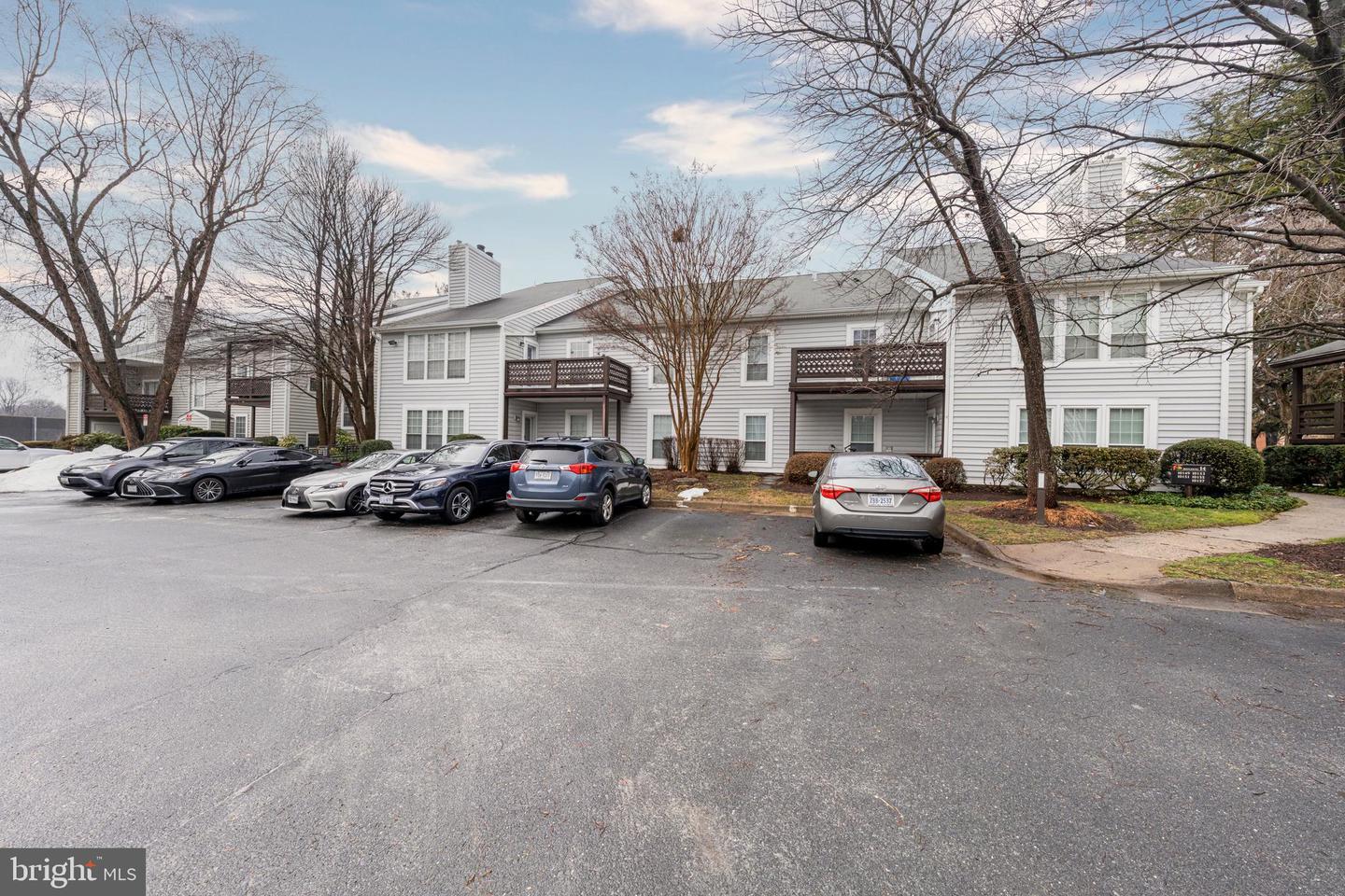 10147 OAKTON TERRACE RD, OAKTON, Virginia 22124, 2 Bedrooms Bedrooms, ,2 BathroomsBathrooms,Residential,For sale,10147 OAKTON TERRACE RD,VAFX2292596 MLS # VAFX2292596