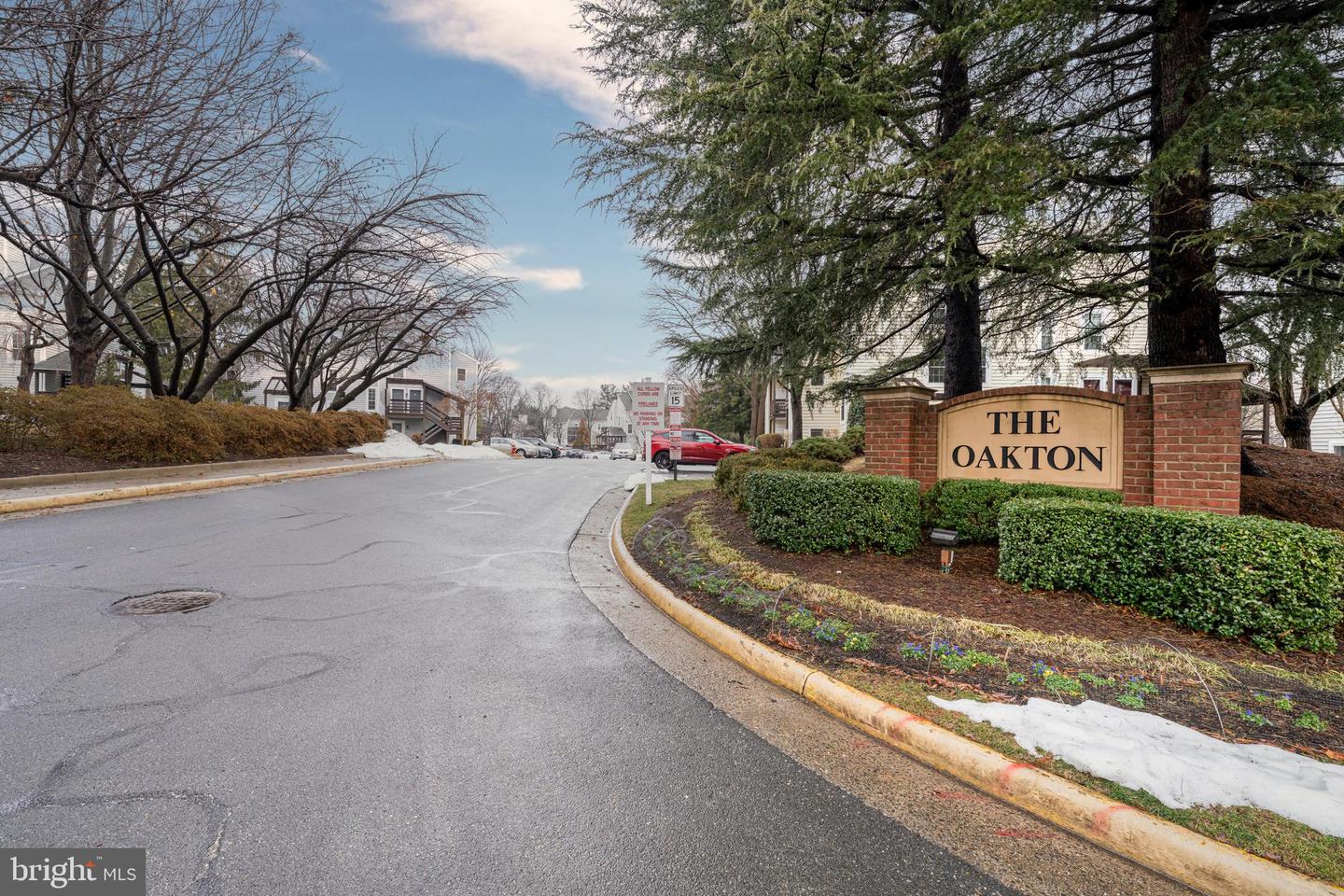 10147 OAKTON TERRACE RD, OAKTON, Virginia 22124, 2 Bedrooms Bedrooms, ,2 BathroomsBathrooms,Residential,For sale,10147 OAKTON TERRACE RD,VAFX2292596 MLS # VAFX2292596