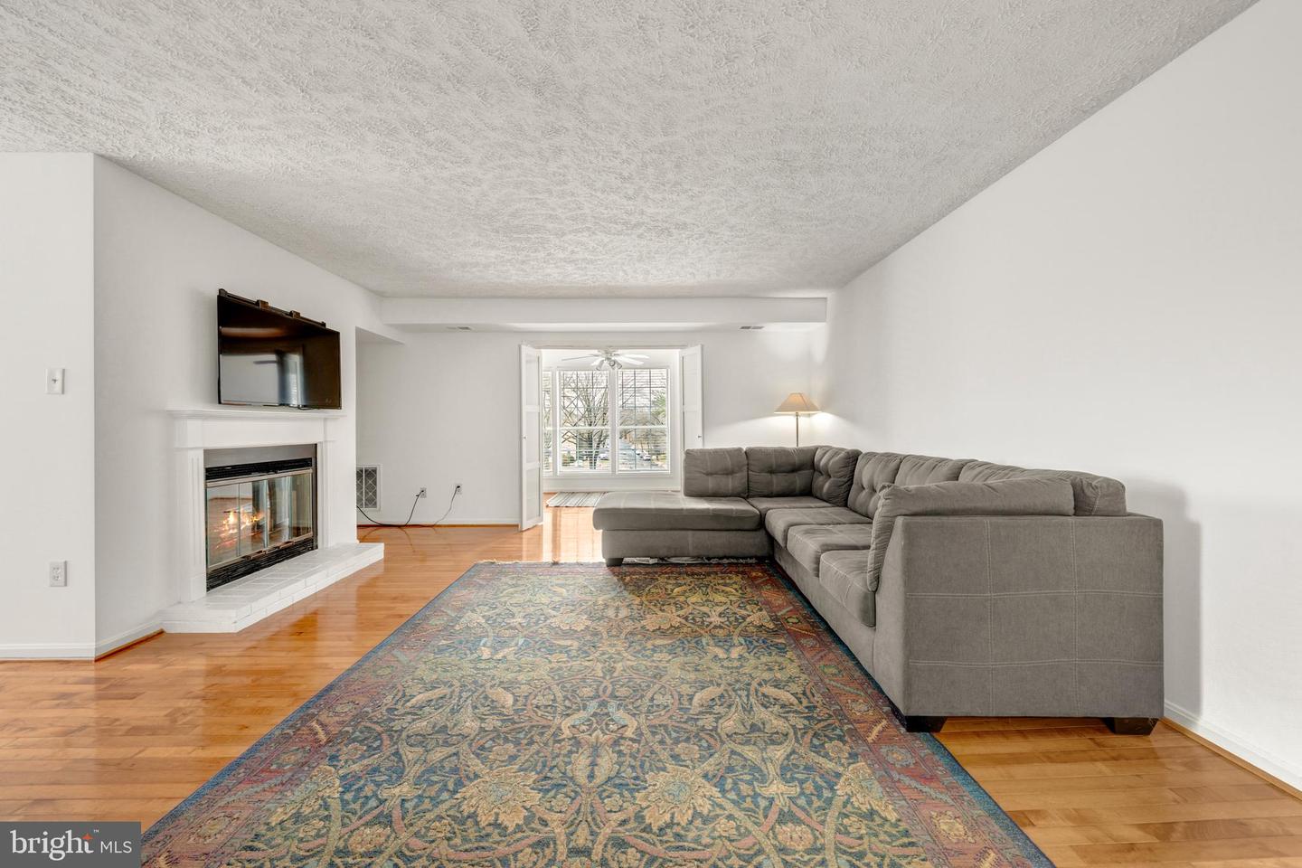 10147 OAKTON TERRACE RD, OAKTON, Virginia 22124, 2 Bedrooms Bedrooms, ,2 BathroomsBathrooms,Residential,For sale,10147 OAKTON TERRACE RD,VAFX2292596 MLS # VAFX2292596