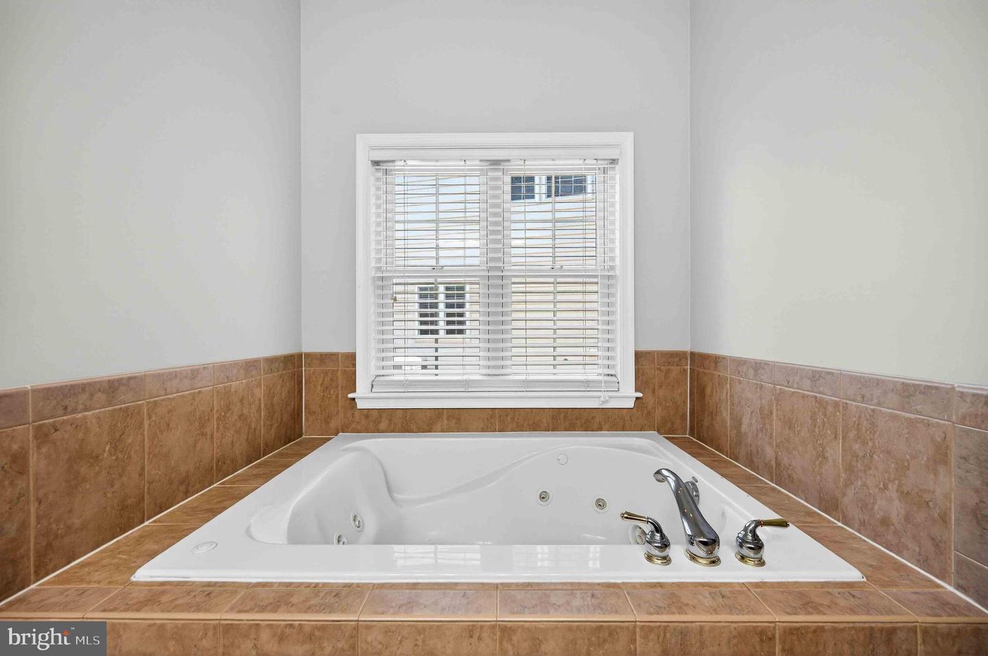 20726 CRESCENT POINTE PL, ASHBURN, Virginia 20147, 3 Bedrooms Bedrooms, ,3 BathroomsBathrooms,Residential,For sale,20726 CRESCENT POINTE PL,VALO2116590 MLS # VALO2116590