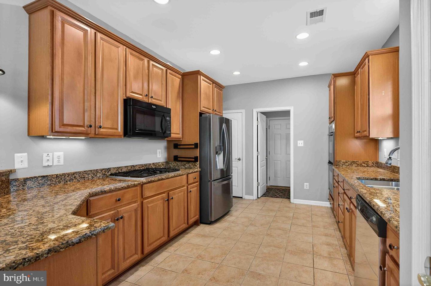 20726 CRESCENT POINTE PL, ASHBURN, Virginia 20147, 3 Bedrooms Bedrooms, ,3 BathroomsBathrooms,Residential,For sale,20726 CRESCENT POINTE PL,VALO2116590 MLS # VALO2116590